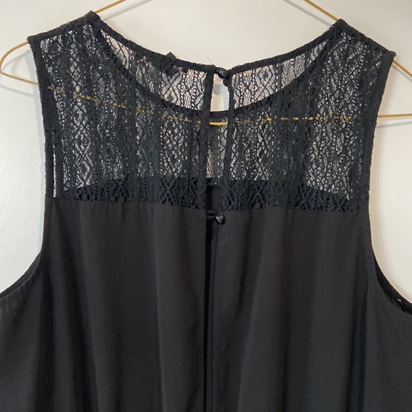 Forever 21 Women’s Black Jumpsuit Pantsuit Size Large Pockets Lace Shoulders - Picture 5 of 9
